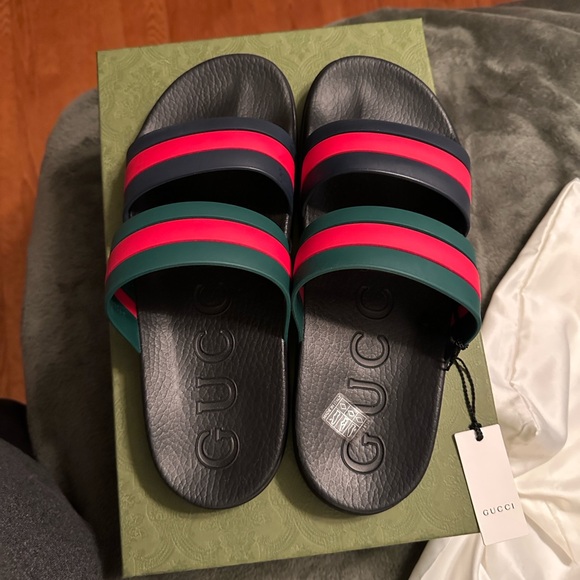 NEW WITH TAGS MEN’S Gucci Black and Red Men's Slides. Rubber Rubber. - Picture 5 of 6